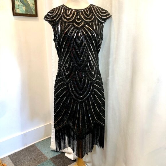 Babeyond Beaded and Fringed Black Dress Flapper Style - Picture 1 of 12